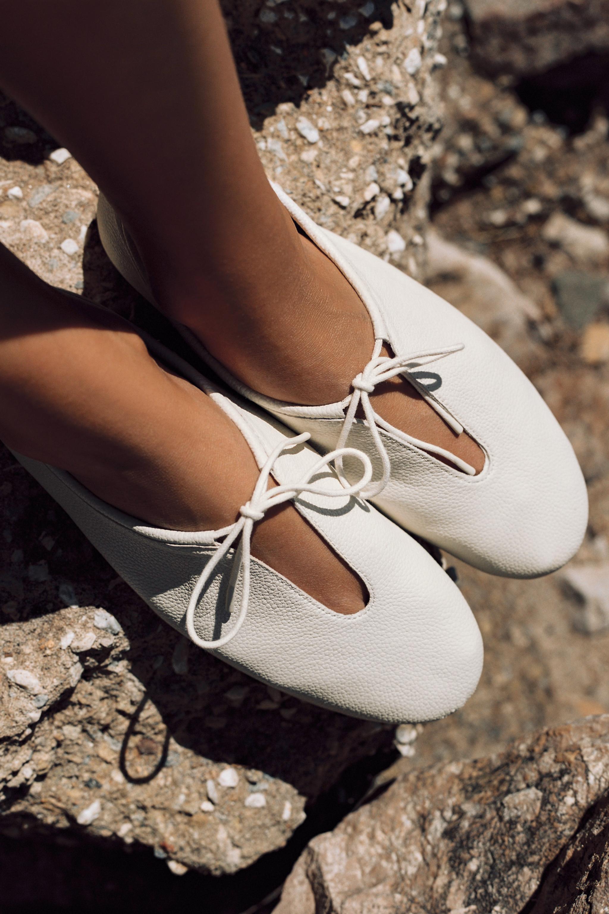 BALLERINES EN CUIR